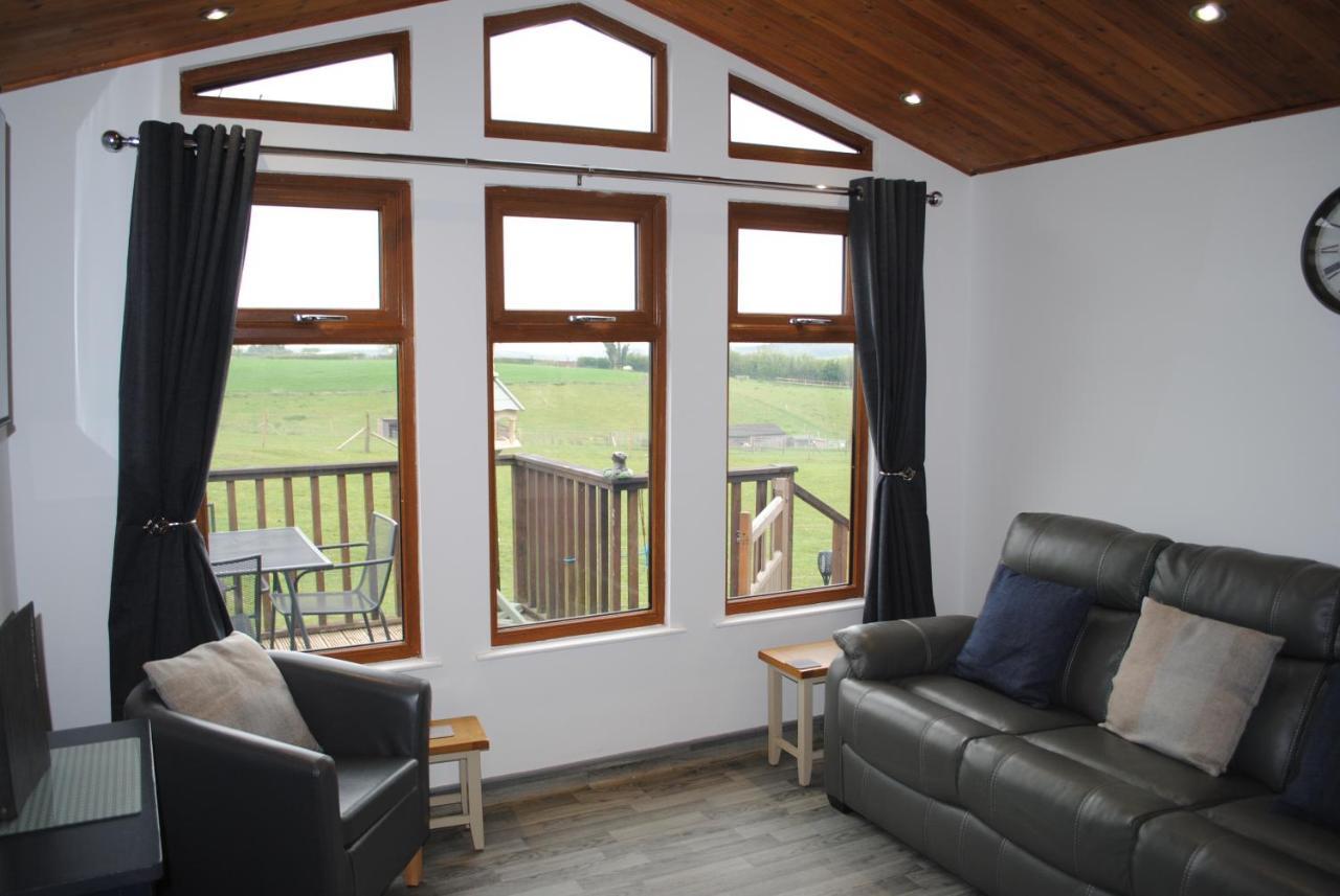 Fairview Farm Holiday Accommodation 14 Luxury Lodges, Cabins, Dog Friendly, Suitable For Couples, Families And Groups, Wedding Guests , Corporate Events, Sleeps 2-65 Guests In Ravenshead, Nottingham Near Sherwood Forest, Set In 88 Acres Экстерьер фото